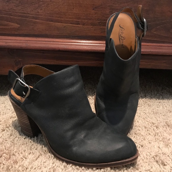 Lucky Brand Shoes - Lucky Brand navy blue ladies booties.